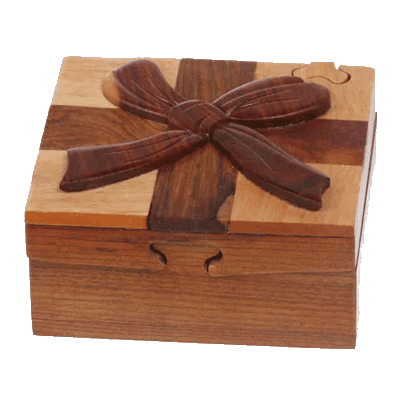 square-wooden-gift-box